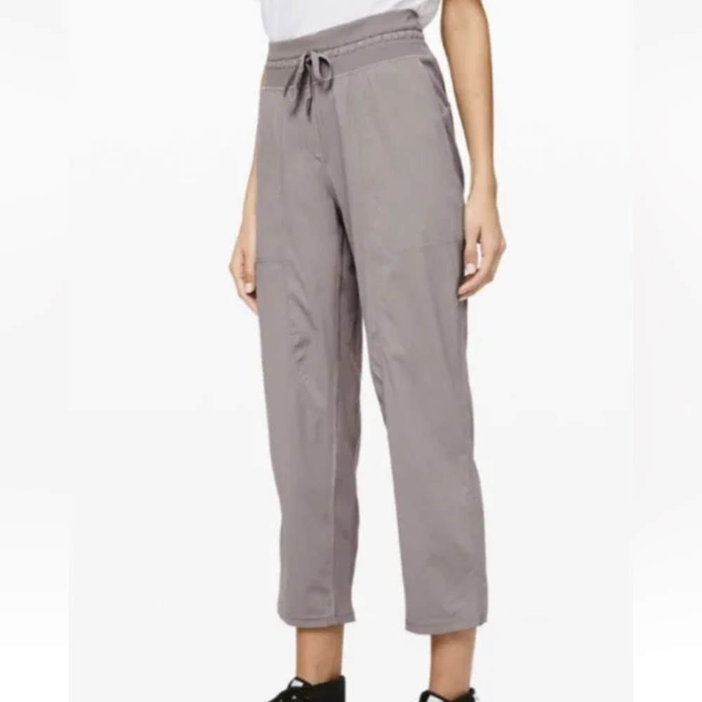 LULULEMON ATHLETICA Half Moon Dance STUDIO CROP PANTS Cinch *No Liner 12 XL
